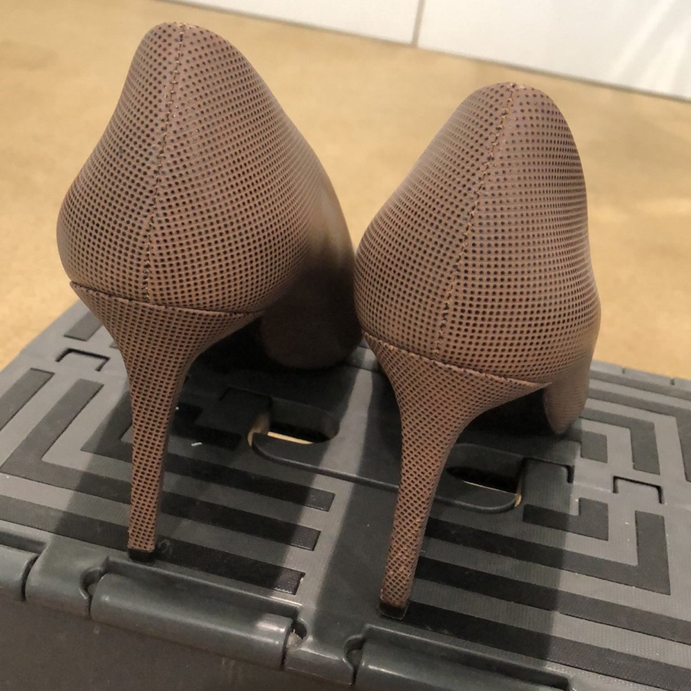 Shoes - Picture 3 of 6